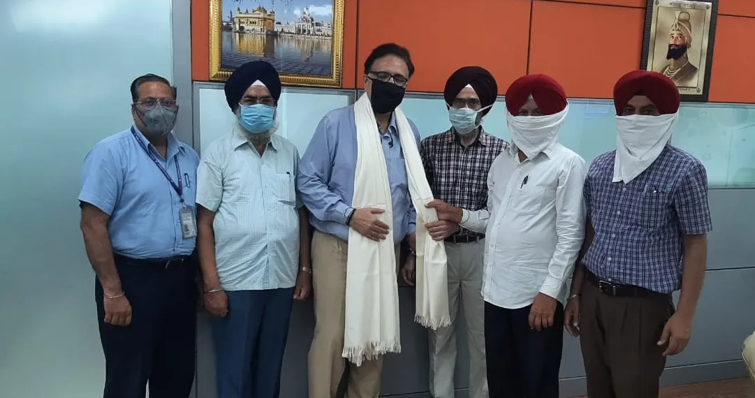 Amritsar Vikas Manch felicitated outgoing Director of SGRDJ International Airport, welcomes new Director