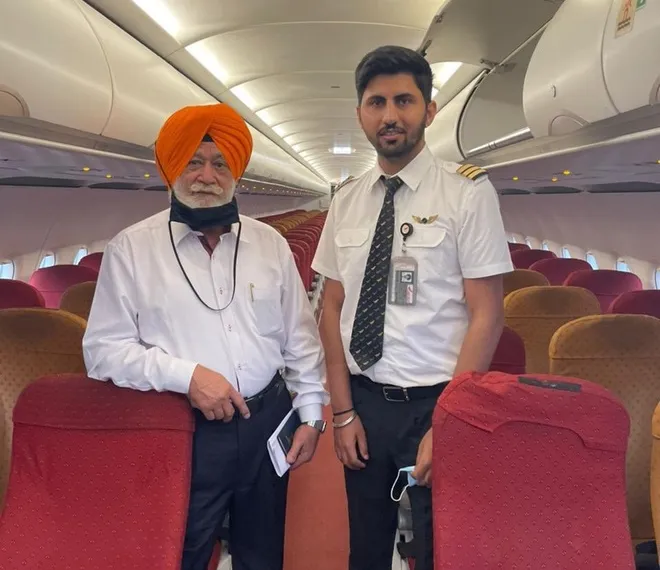 ਜੱਦ ਏਅਰ ਇੰਡੀਆ ਦੀ ਉਡਾਣ ਵਿੱਚ ਇਕੱਲਿਆਂ ਕੀਤਾ ਅੰਮ੍ਰਿਤਸਰ ਤੋਂ ਦੁਬਈ ਤੱਕ ਦਾ ਸਫ਼ਰ