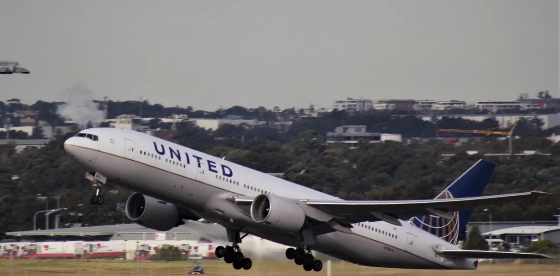 ਯੂਨਾਈਟਿਡ ਏਅਰਲਾਈਨ ਨੇ ਰੂਸ ਦੇ ਹਵਾਈ ਖੇਤਰ ਉੱਪਰ ਪਾਬੰਦੀ ਤੋਂ ਬਾਅਦ ਭਾਰਤ ਲਈ ਕੁੱਝ ਉਡਾਣਾਂ ਨੂੰ ਕੀਤਾ ਮੁਅੱਤਲ